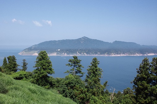 牡鹿半島御番所山からのぞむ金華山